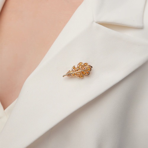 Брошь из золота с камнем Цитрин фото, цены