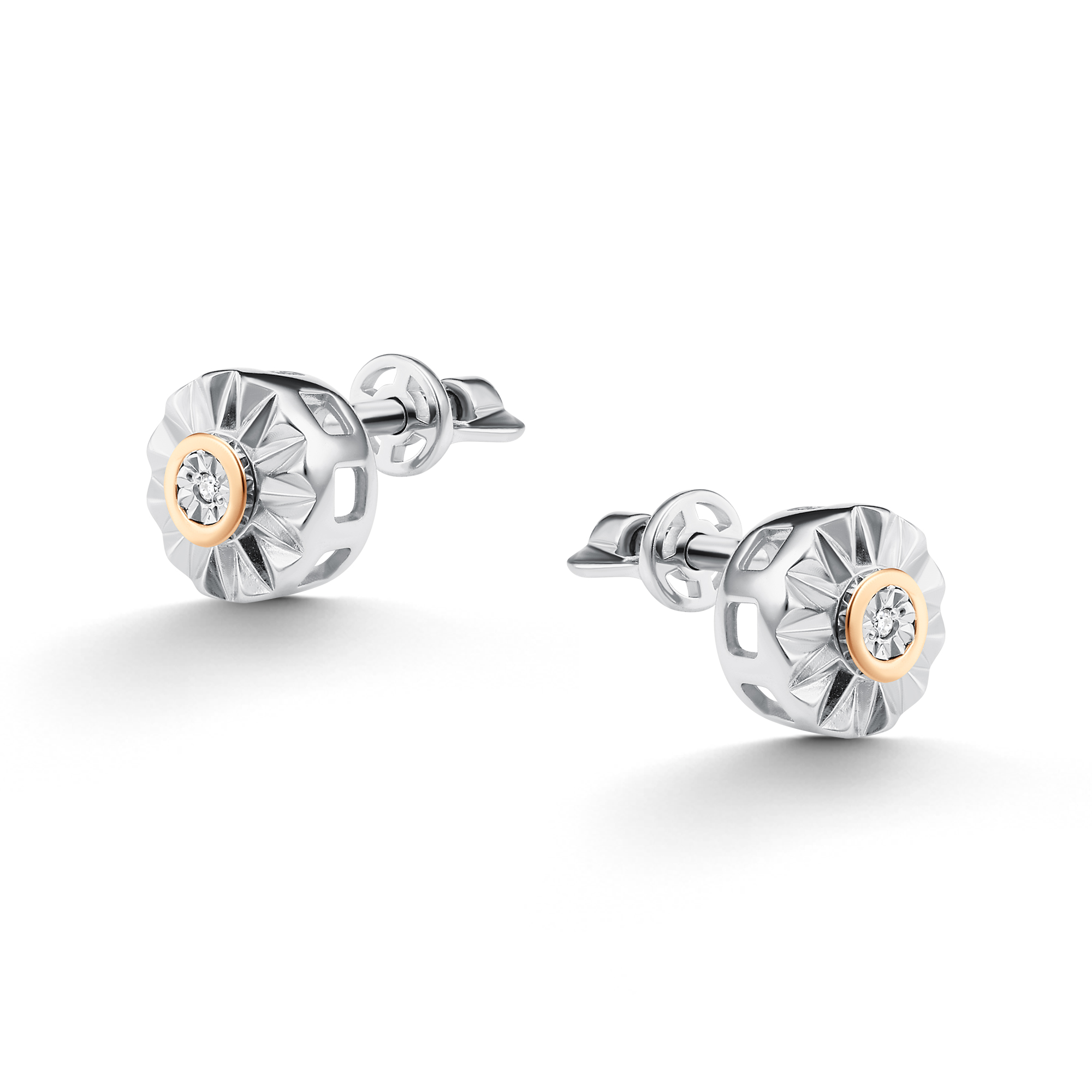 Серьги из серебра с камнем Бриллиант, вставками золота фото, цены