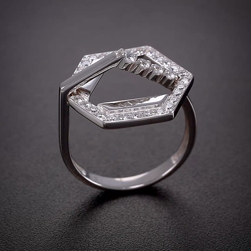 Кольцо из серебра с камнем Фианит фото, цены