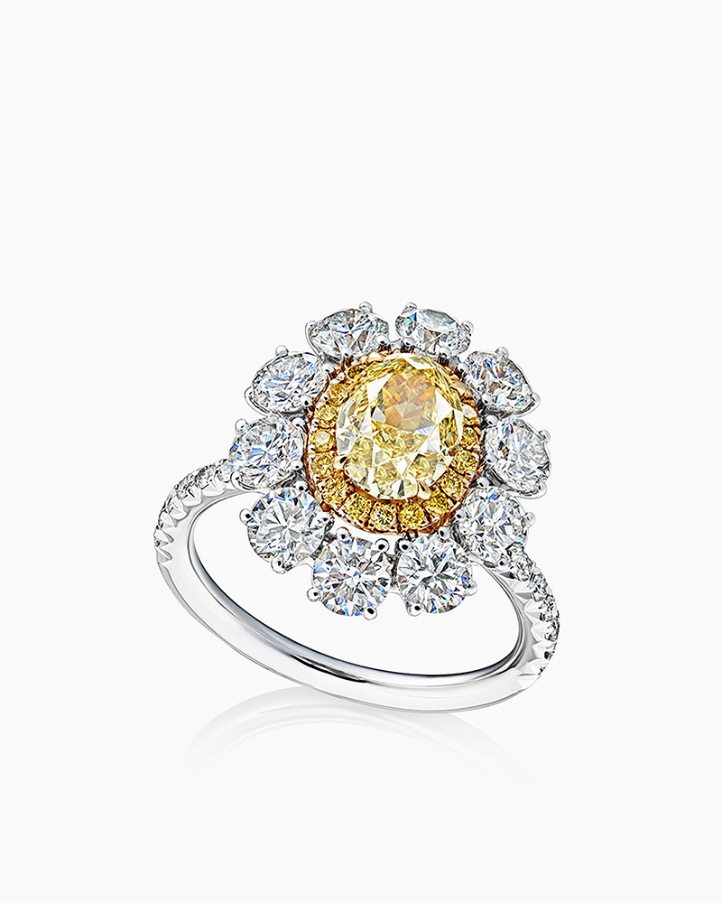 Кольцо из золота с камнем Бриллиант фото, цены